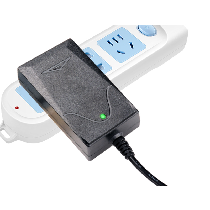 Fully Automatic Wireless Pool Cleaning Robot
