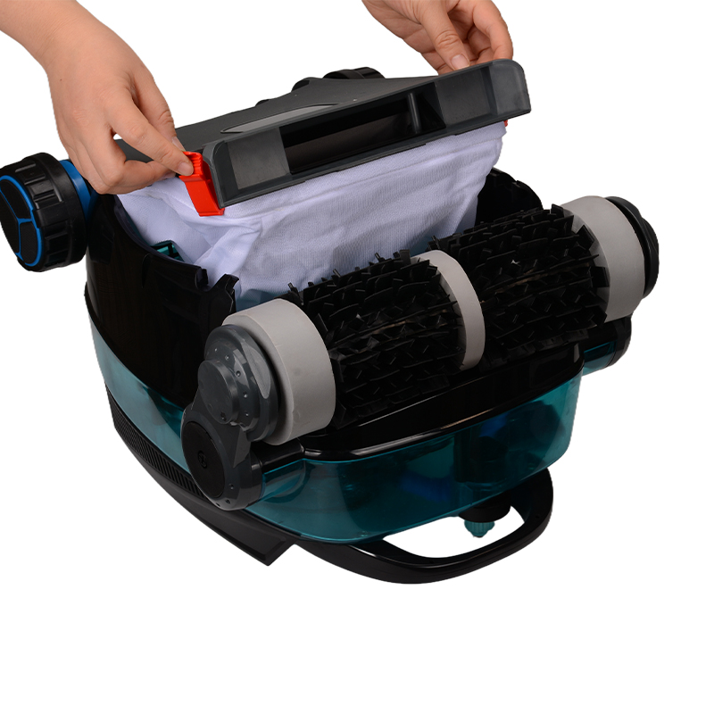 Fully Automatic Wireless Pool Cleaning Robot