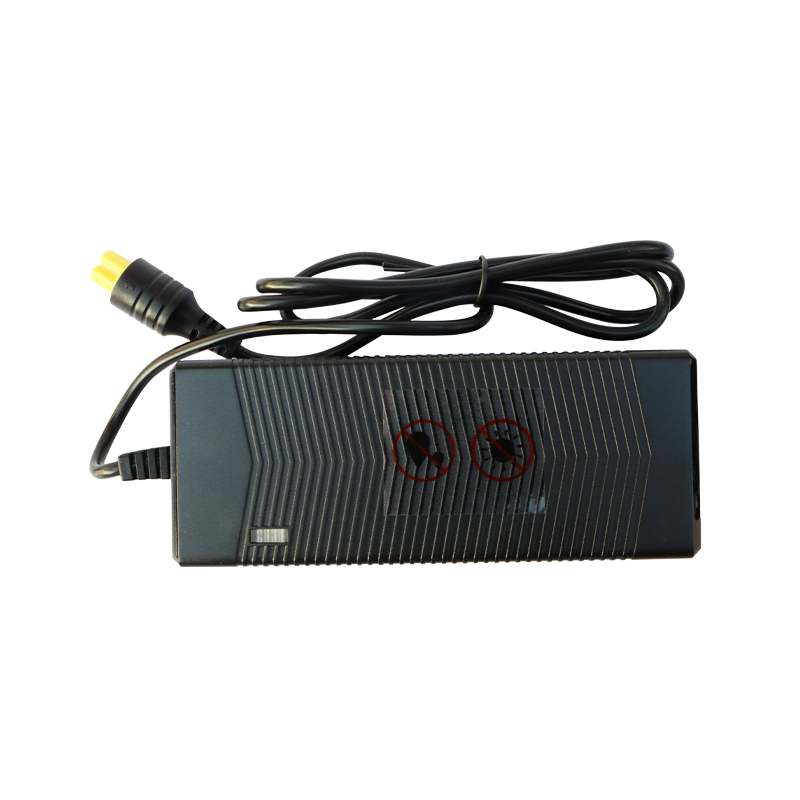 Fully Automatic Wireless Pool Cleaning Robot